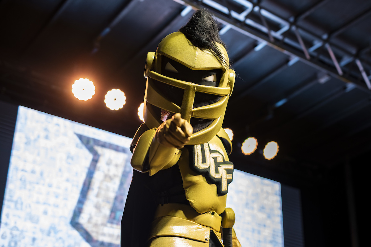 Knightro Pointing